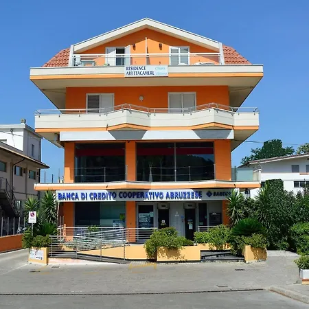 Chiara Aparthotel *