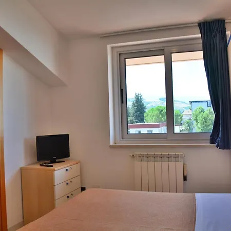 Aparthotel Chiara *