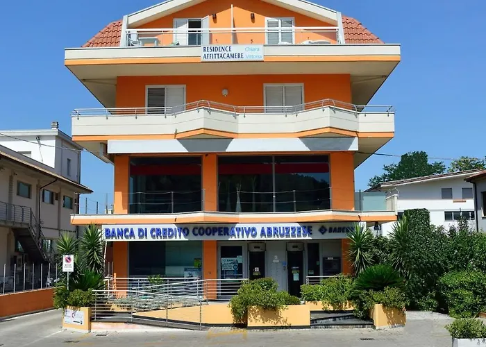 Chiara Aparthotel 3*